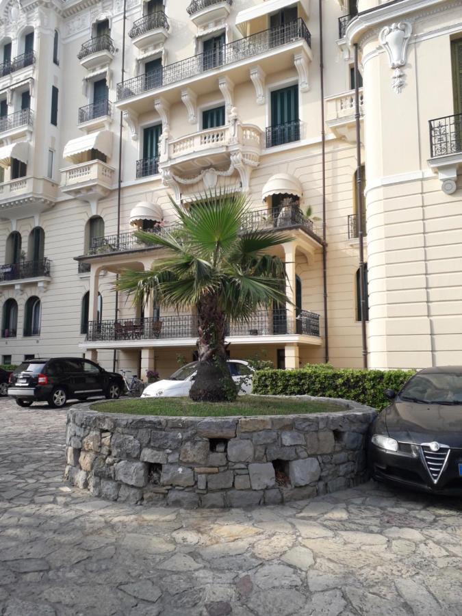 La Casa Di Anna, In Palazzina Liberty Fronte Parco Apartment Бордихера Екстериор снимка